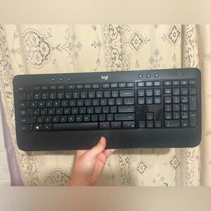 Logitech: wireless K540e keyboard